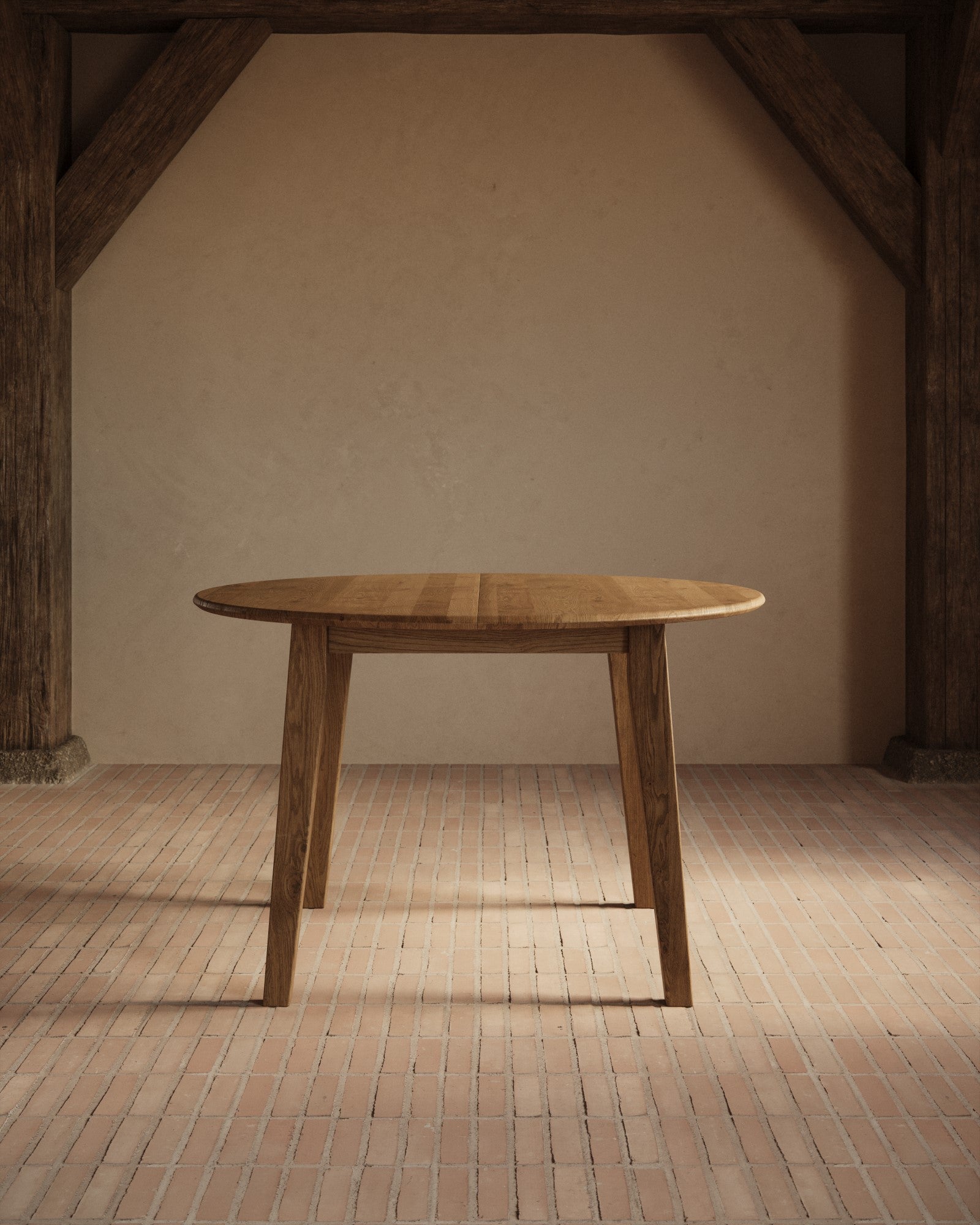 Jídelní stůl Crescens